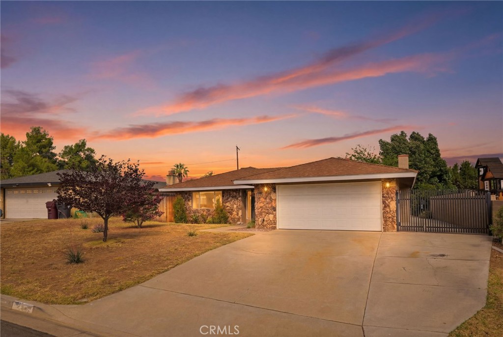 27195 Aurora, Hemet, CA 92544 — photo 1