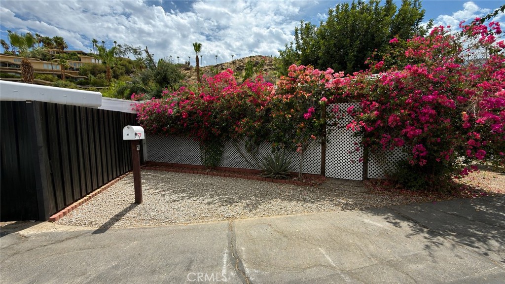 27 Jupiter st, Palm Springs, CA 92264 — photo 1