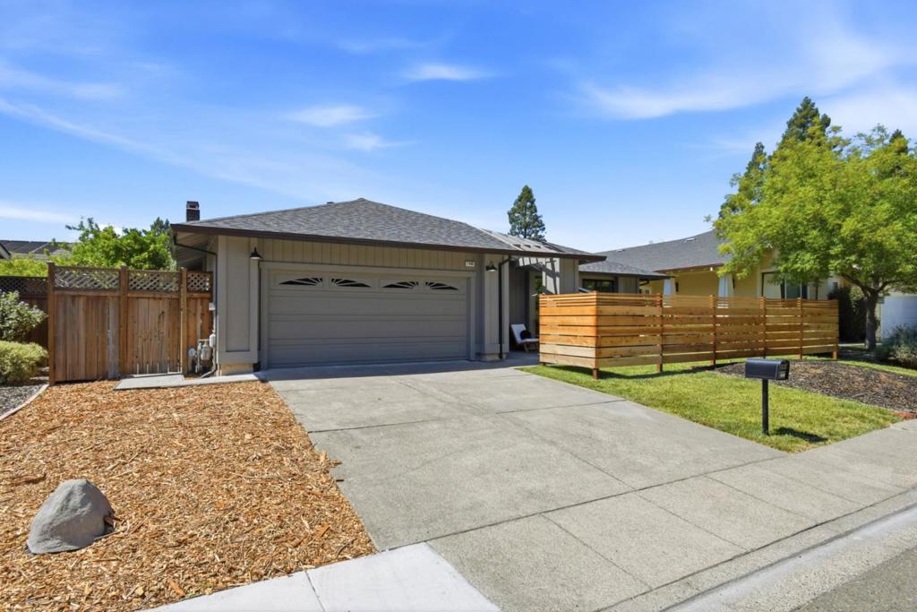 1068 San Francisco Way