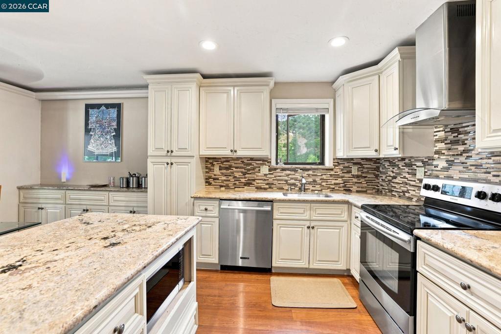 2224 Pine Knoll Dr 8, Walnut Creek, CA 94595 — photo 1