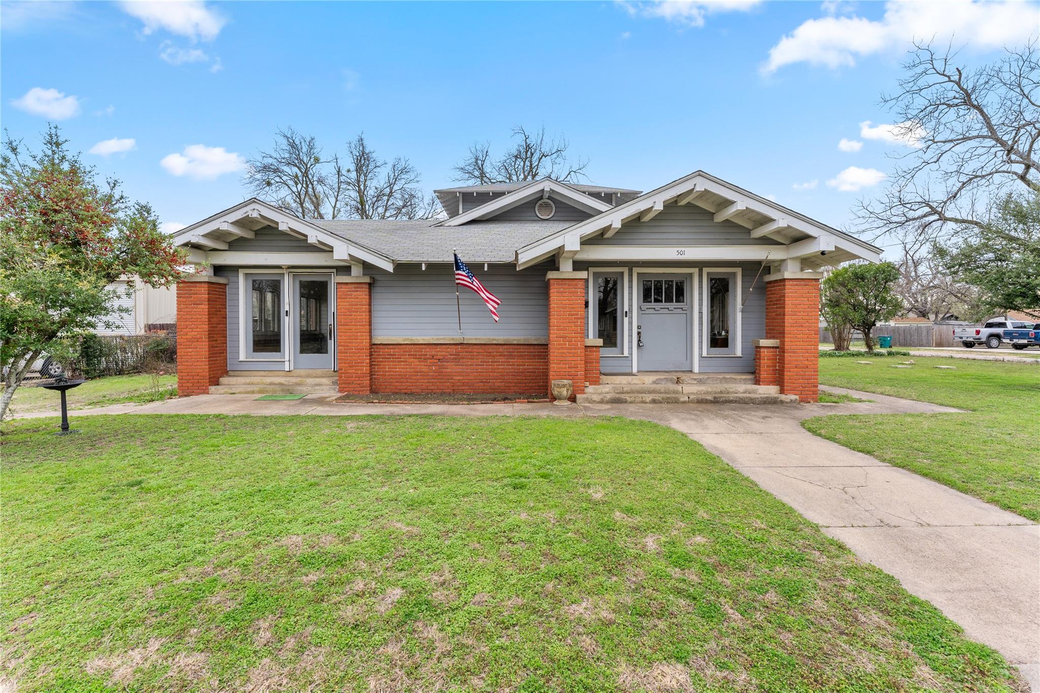 501 6th, Cameron, TX 76520 — photo 1