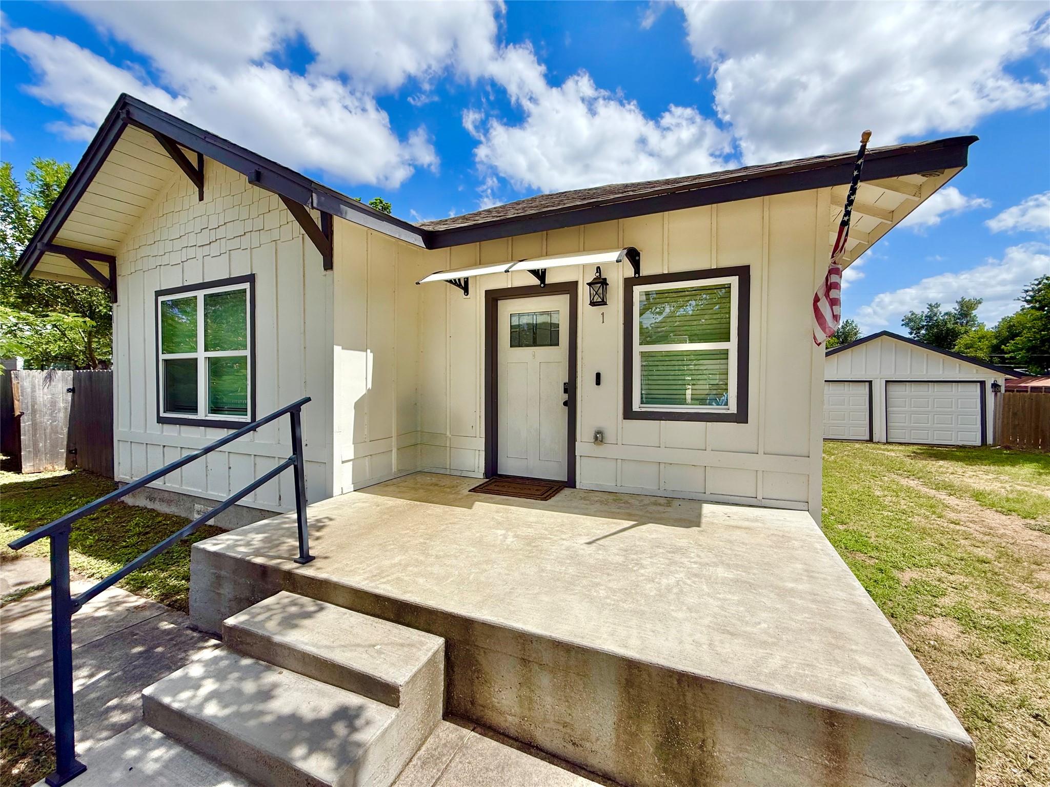 1401 7th, Taylor, TX 76574 — photo 1