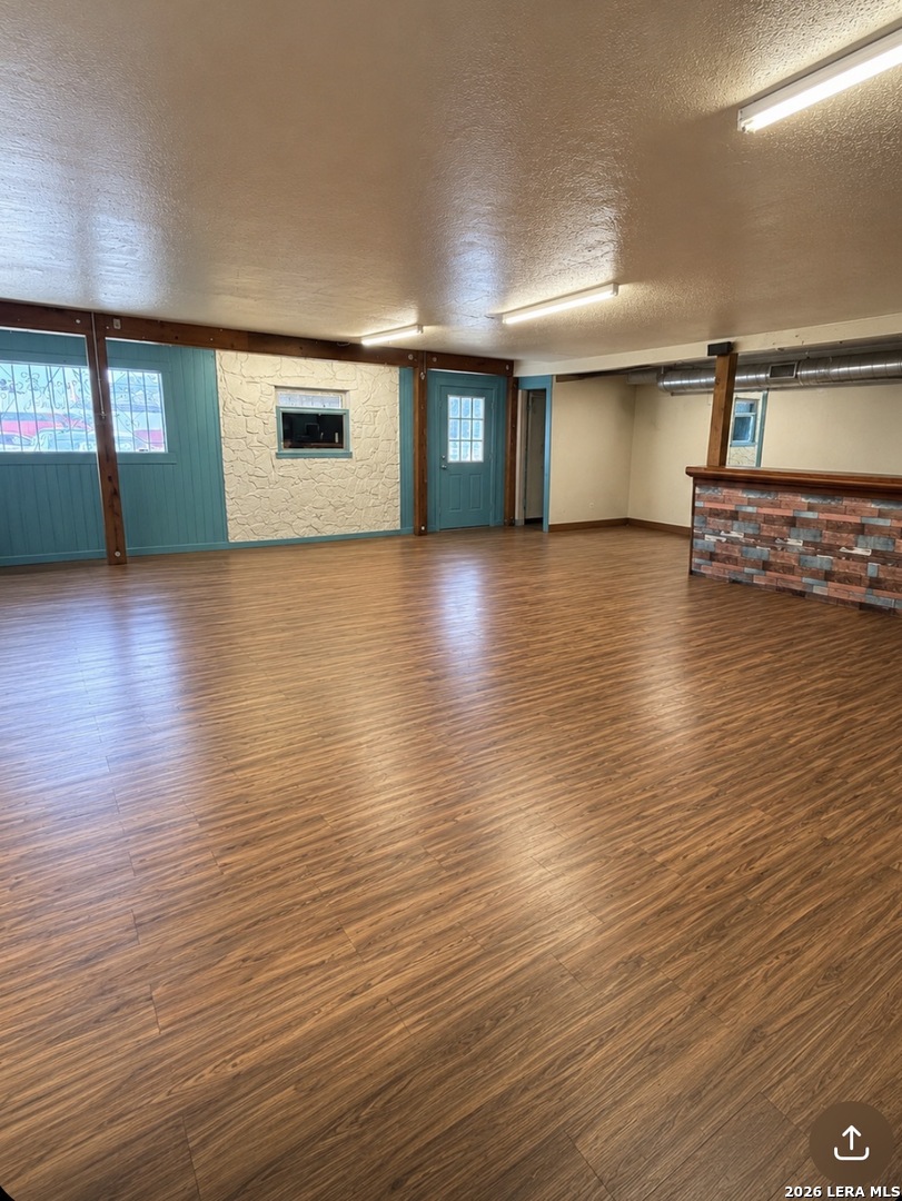 2202 commercial, ,  78221 — photo 1