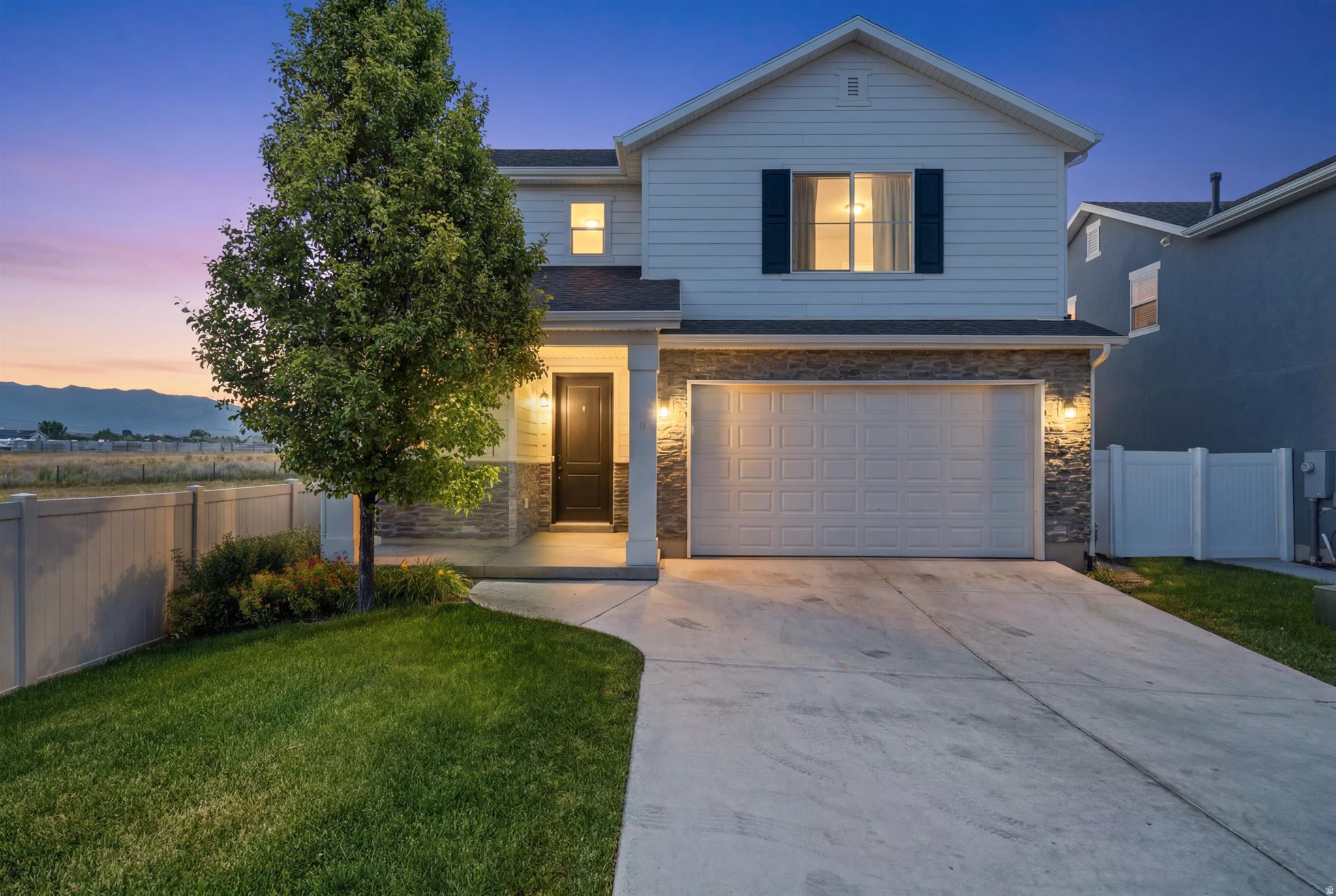 1706 W PARKVIEW DR, Syracuse, UT 84075 — photo 1