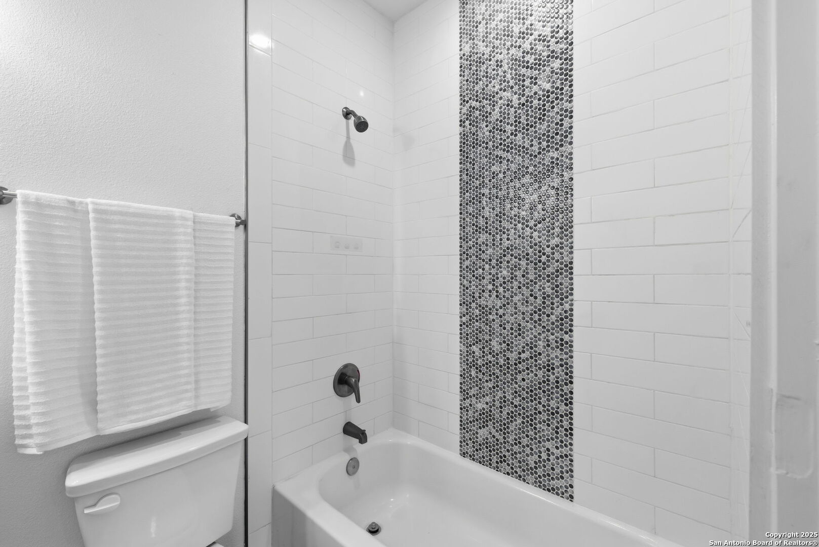 214 Cooper St, ,  78210 — photo 1
