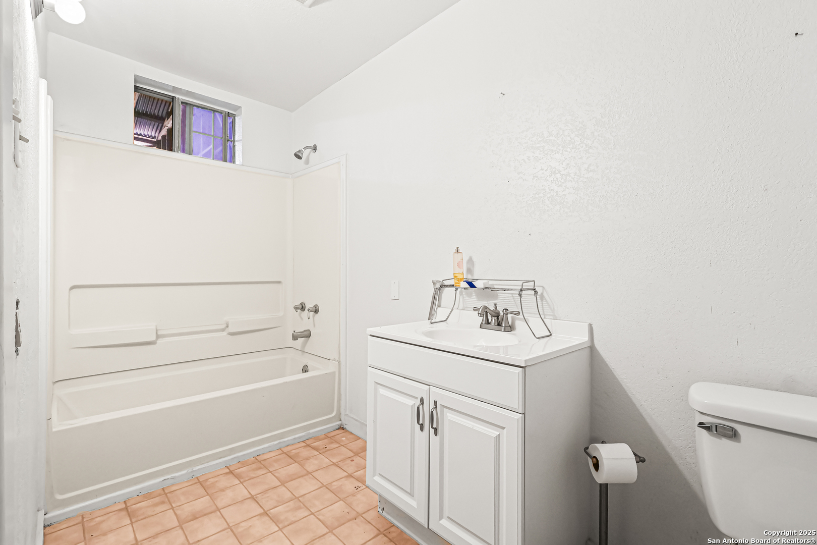 1001 D, ,  78114 — photo 1