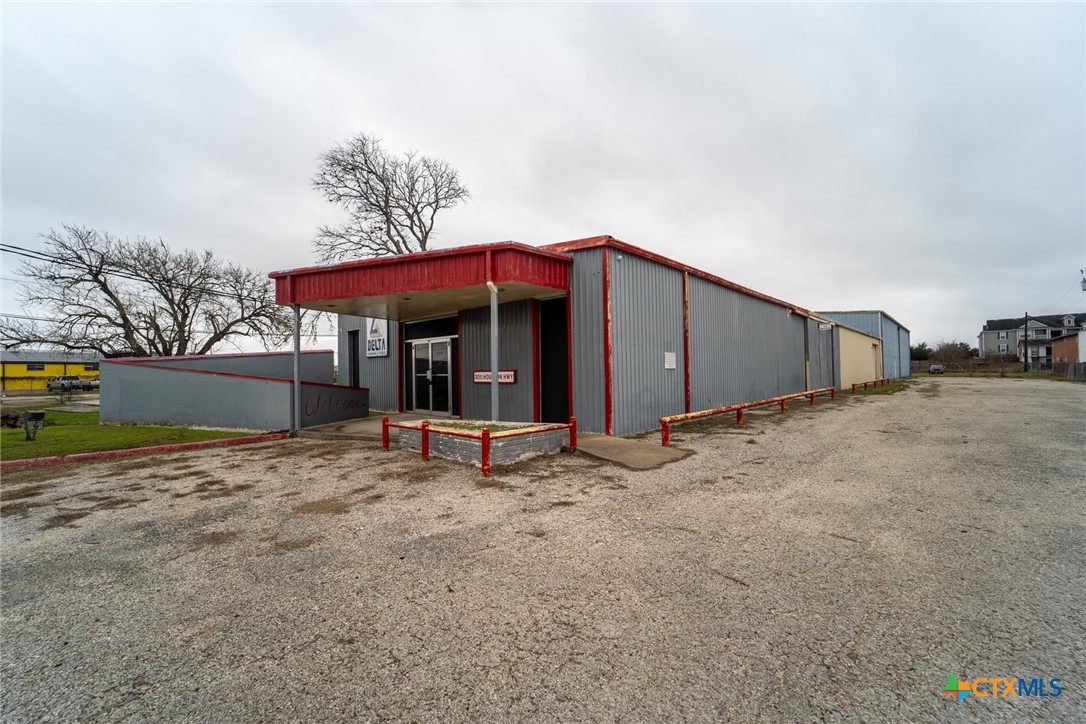 3011 Houston Highway, Victoria, TX 77901 — photo 1