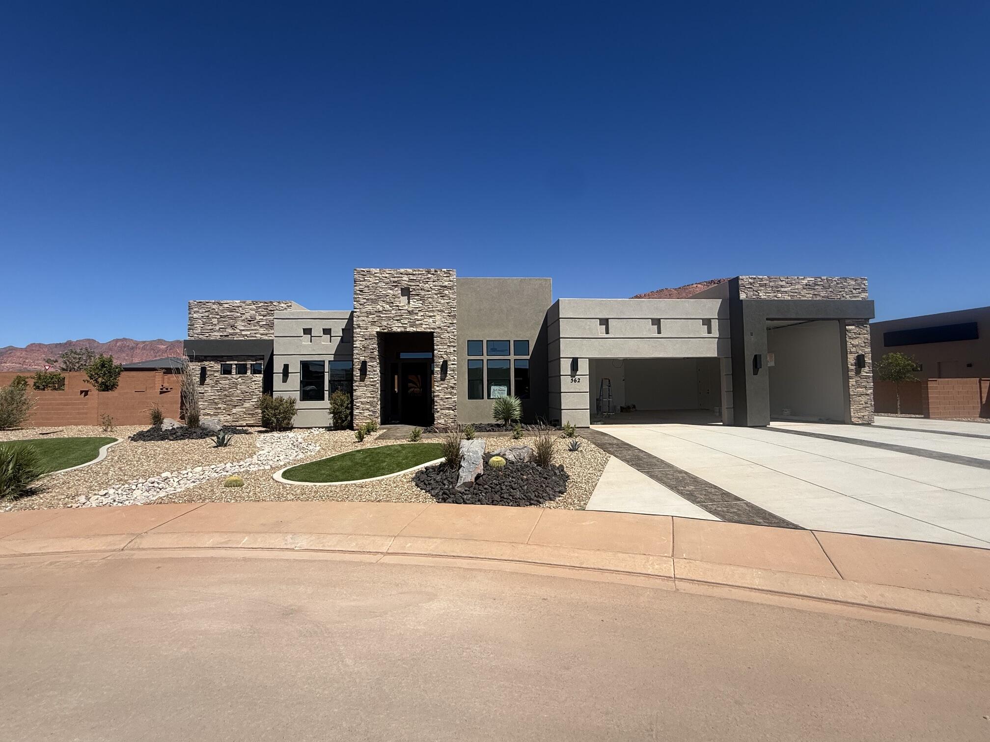 562 W 30 S, Ivins, UT 84738 — photo 1