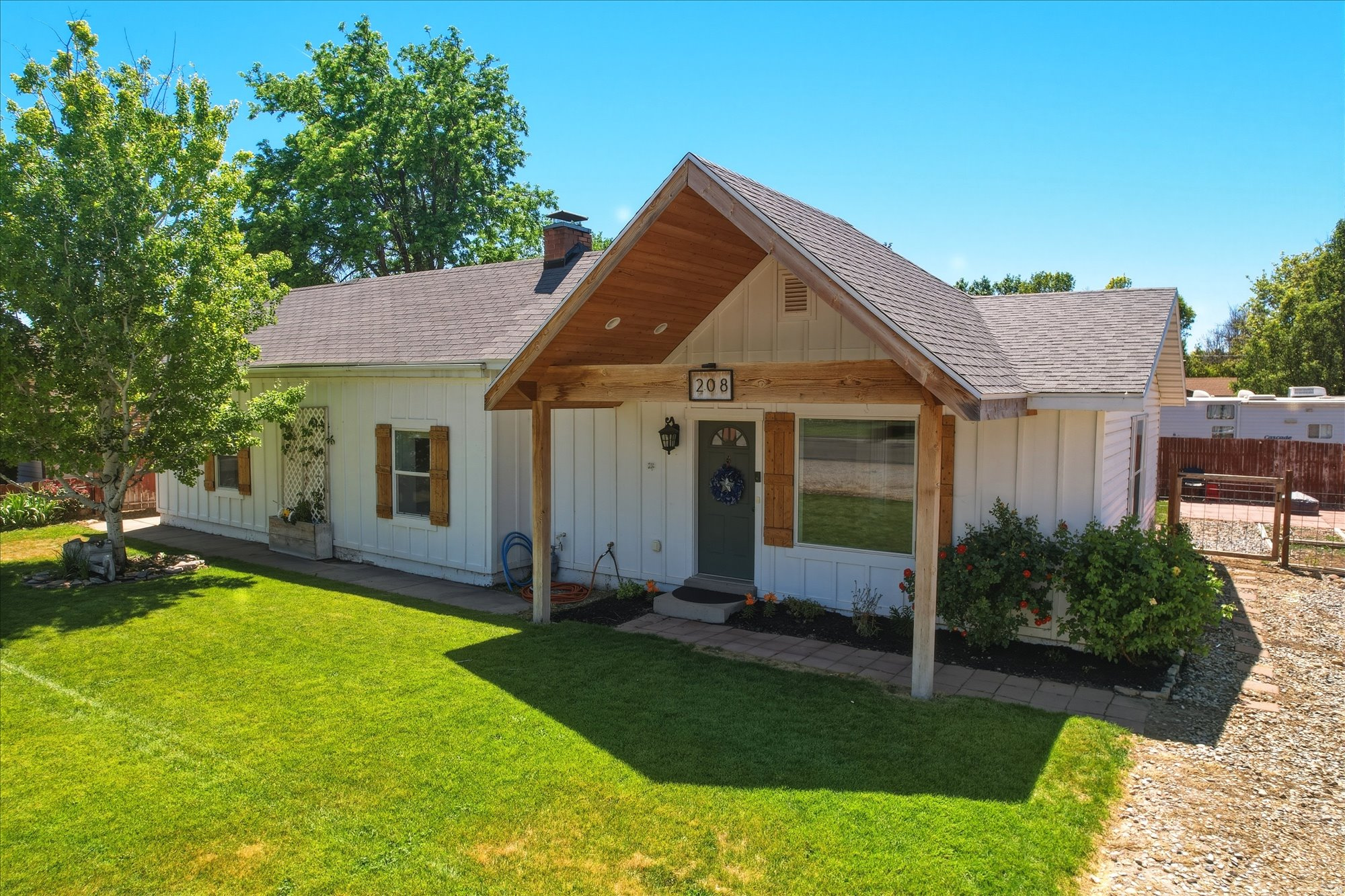 208 S 100 W, Nephi, UT 84648 — photo 1