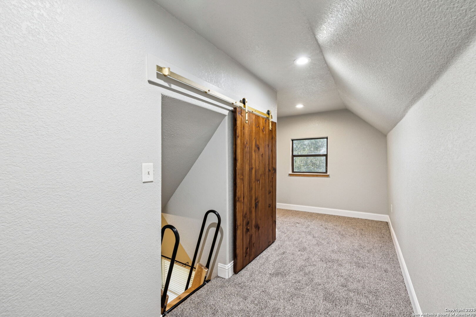 177 E Short Meadow Dr, ,  78052 — photo 1