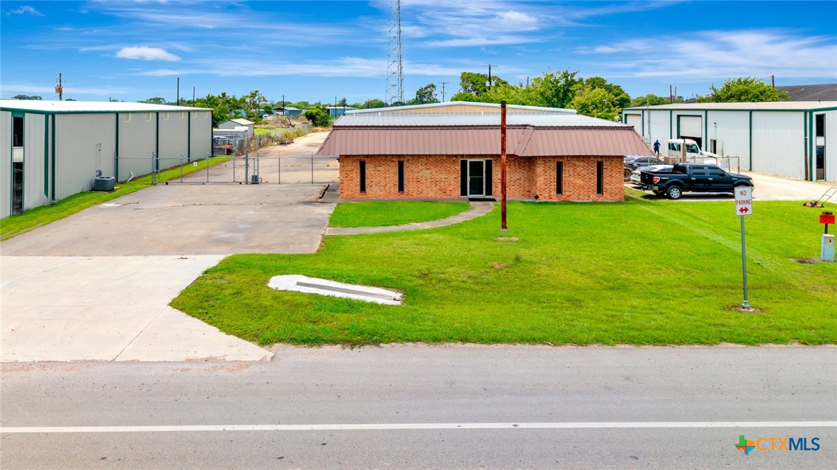 3305 US Highway 59, Victoria, TX 77905 — photo 1