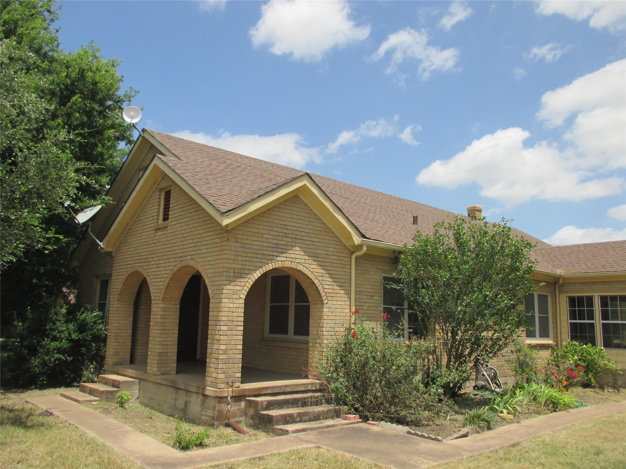 12610 Pecan School Road, Bartlett, TX 76511 — photo 1