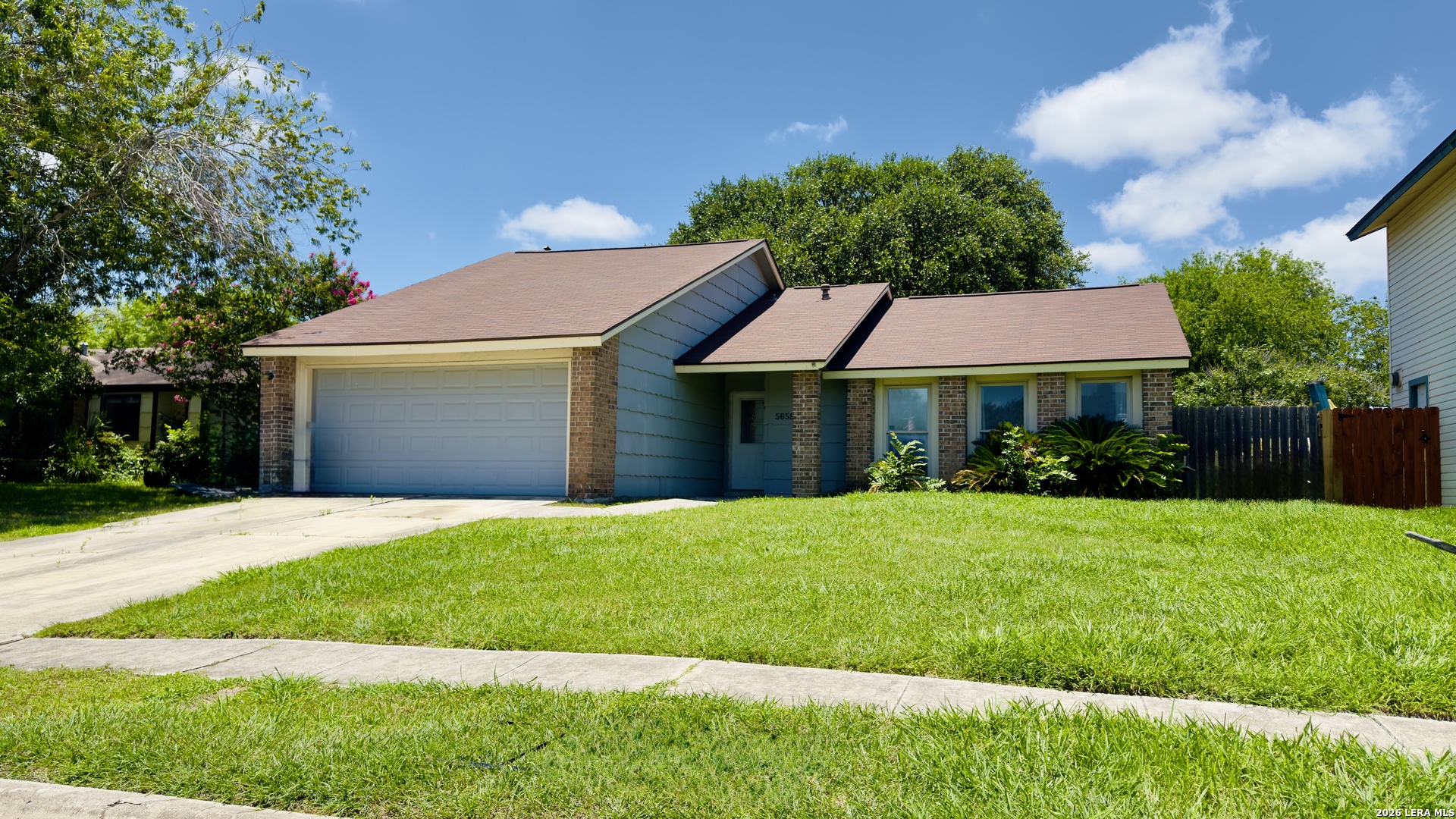 5659 Wood Oak, San Antonio, TX 78233 — photo 1