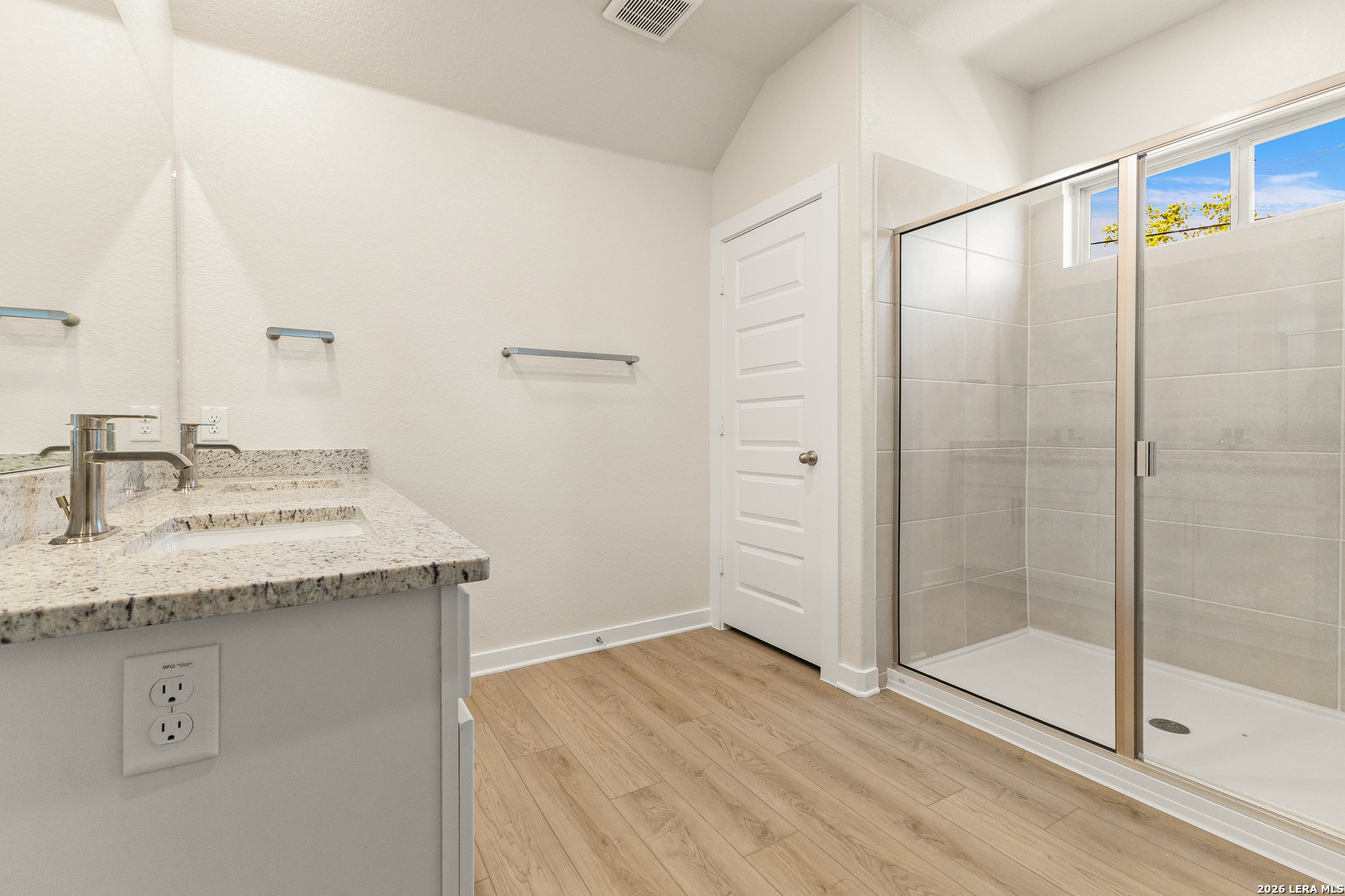 104 Tribus, , 78238 — photo 1