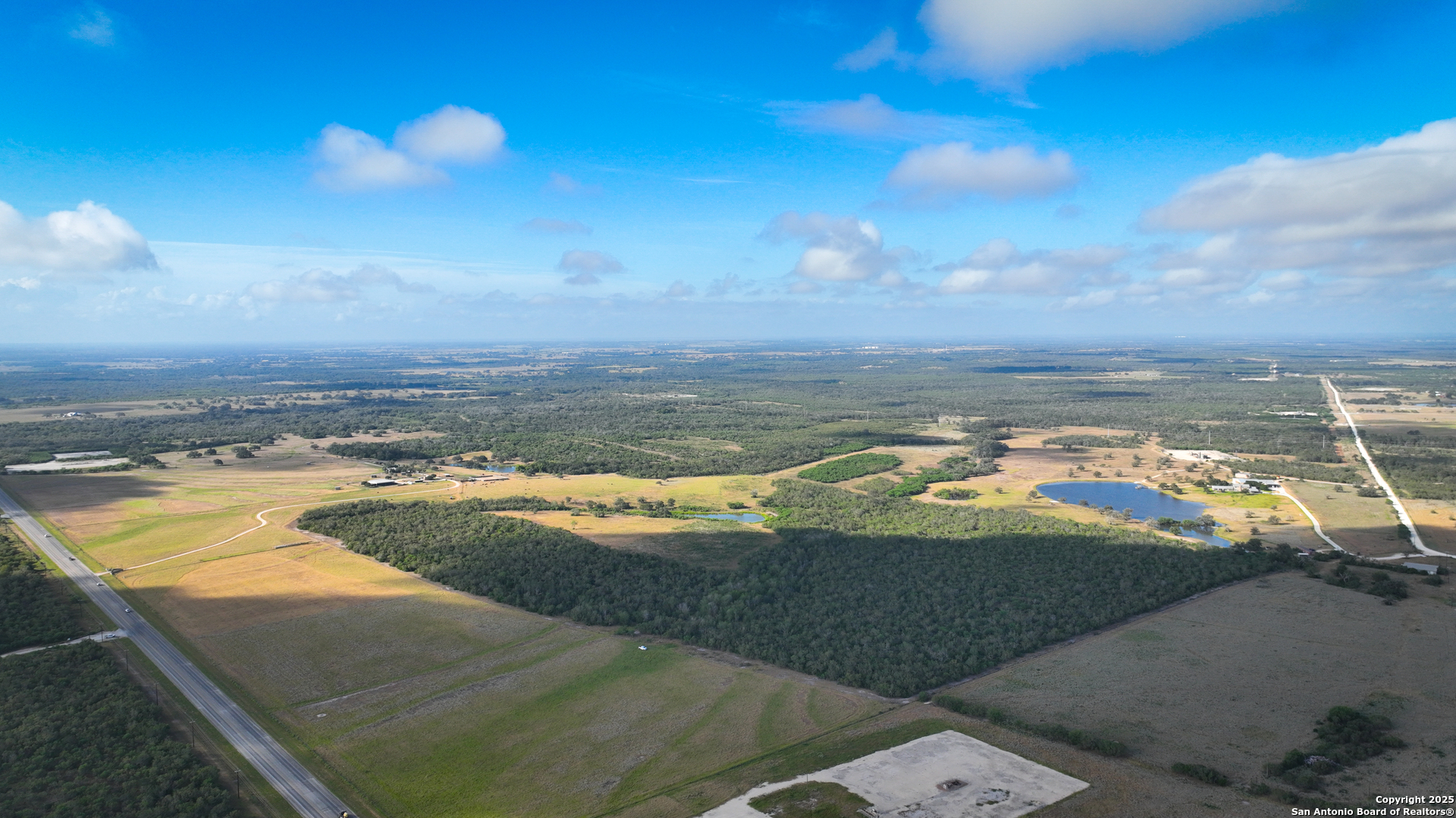 000 S Hwy 183, Gonzales, TX 78629 — photo 1