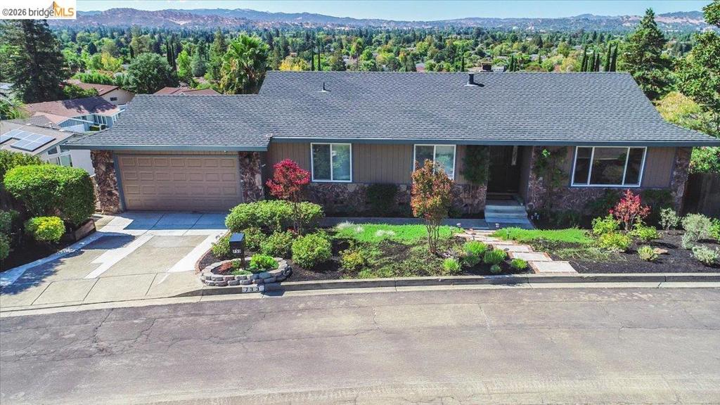 733 Daffodil Way, Concord, CA 94518 — photo 1