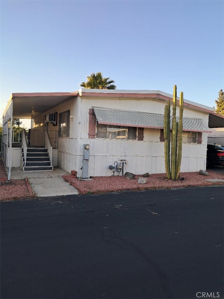 725 THORNTON W 97, Hemet, CA 92543 — photo 1
