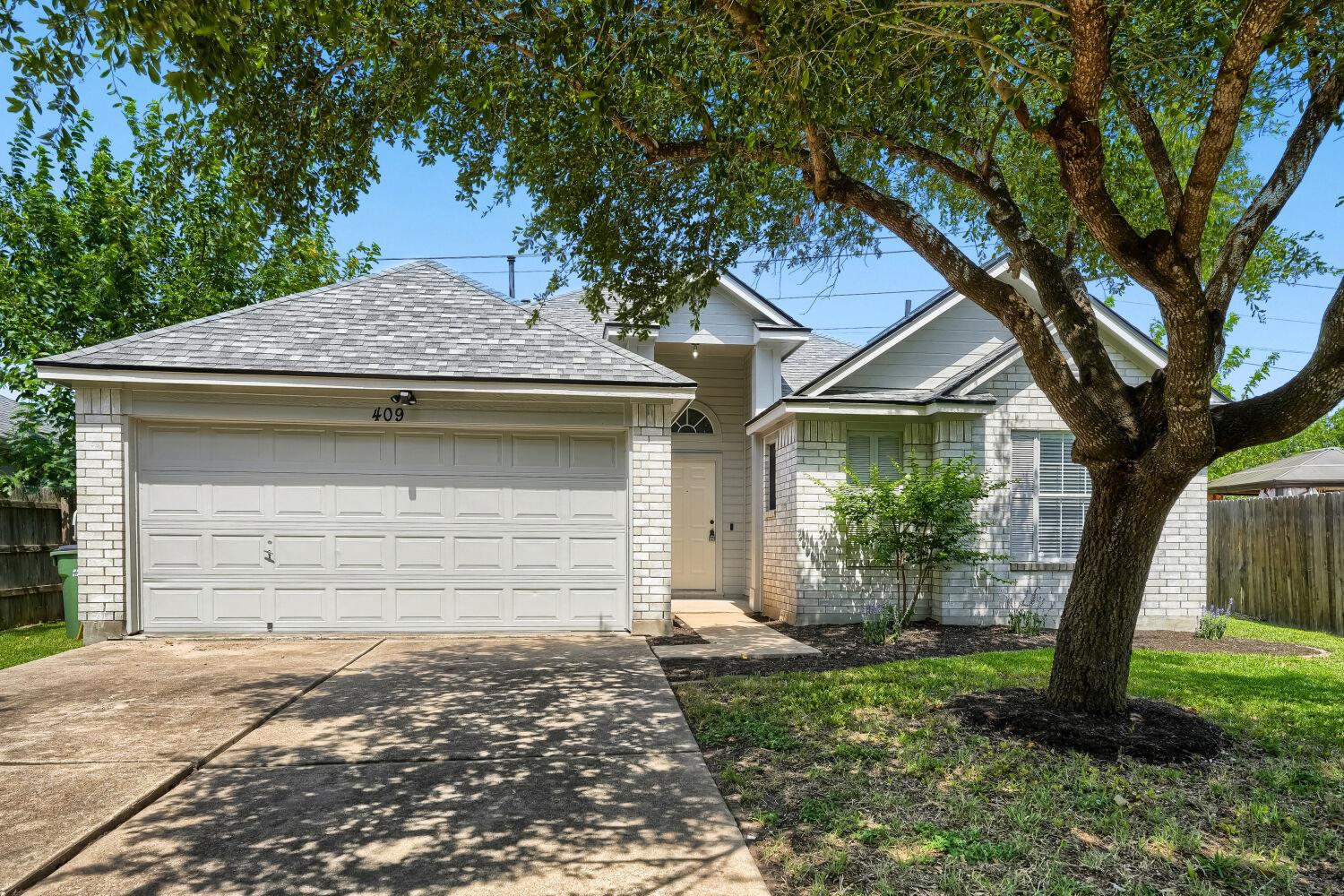 409 Willowbrook, Hutto, TX 78634 — photo 1