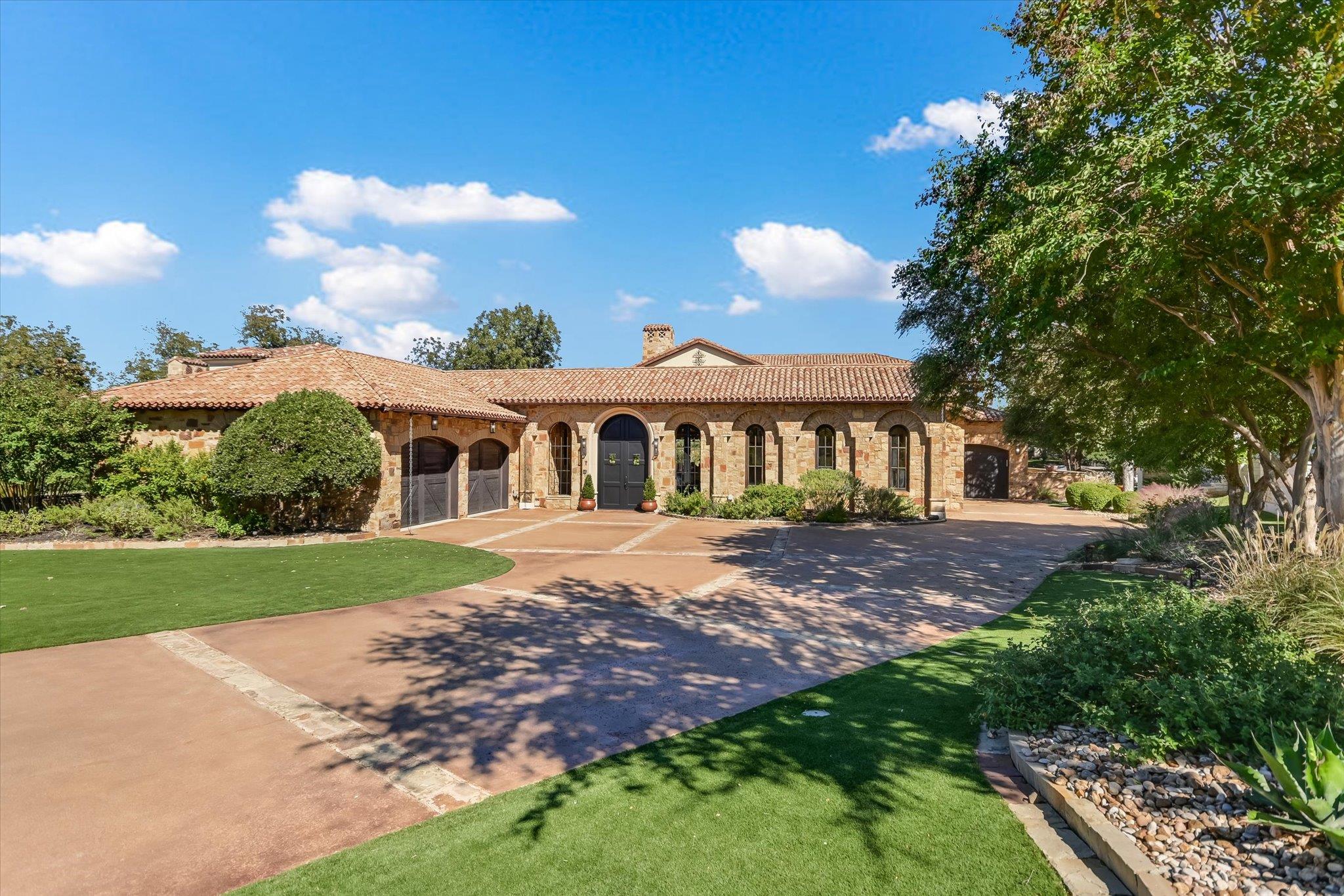 252 LA SERENA, Horseshoe Bay, TX 78657 — photo 1