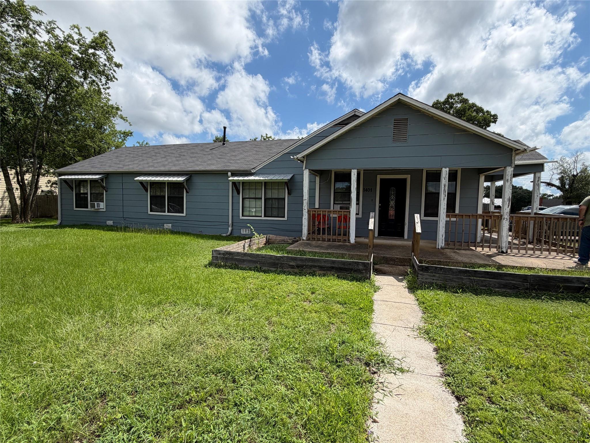 1401 E 29th St, Bryan, TX 77802 — photo 1