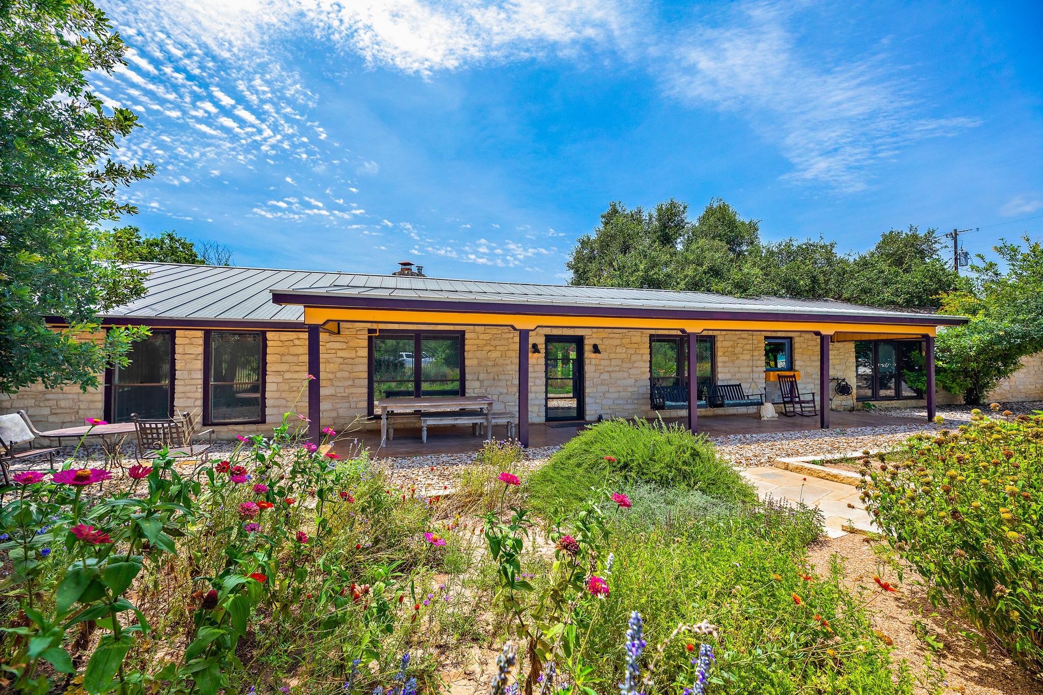 501 Liberty, Liberty Hill, TX 78642 — photo 1