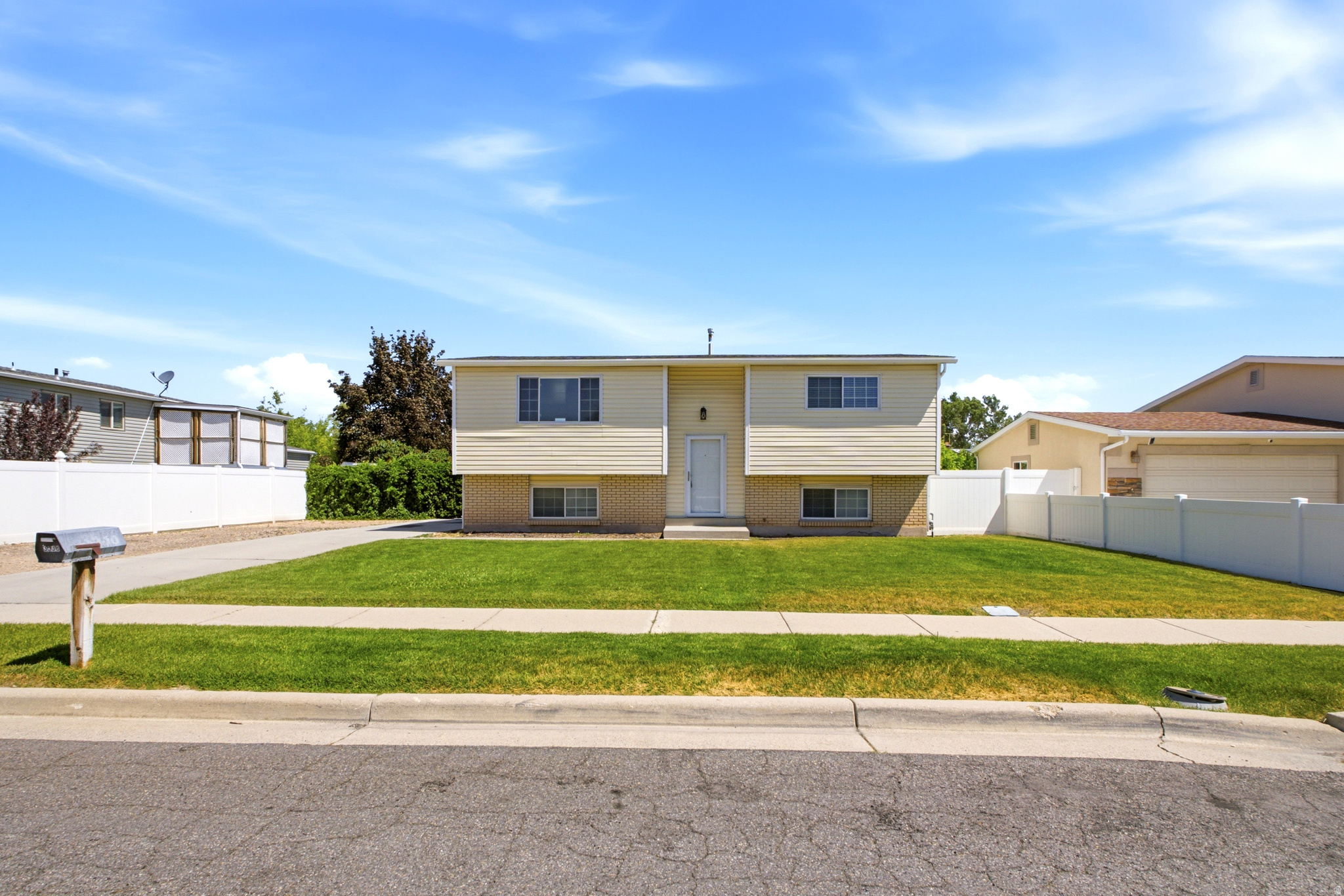 3538 W OGALLALA DR, West Valley City, UT 84119 — photo 1