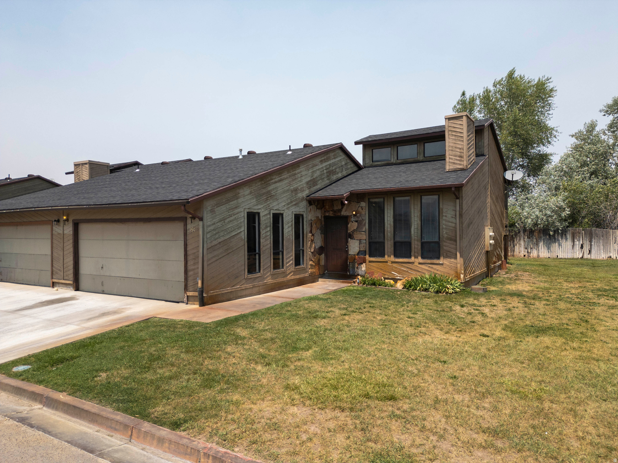 32 PARK CIR, Vernal, UT 84078 — photo 1