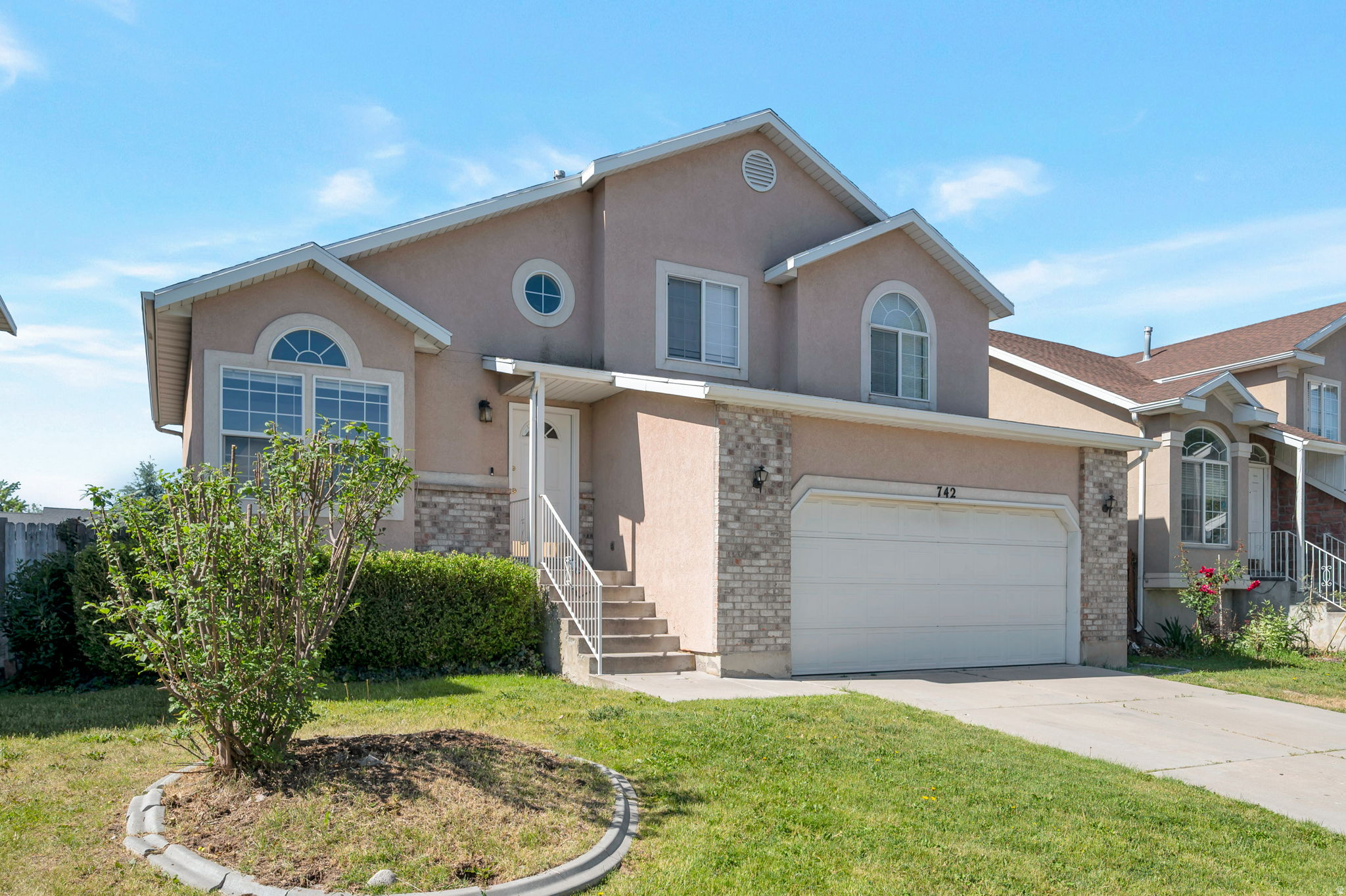 742 E ROWLEY DR, Millcreek, UT 84107 — photo 1