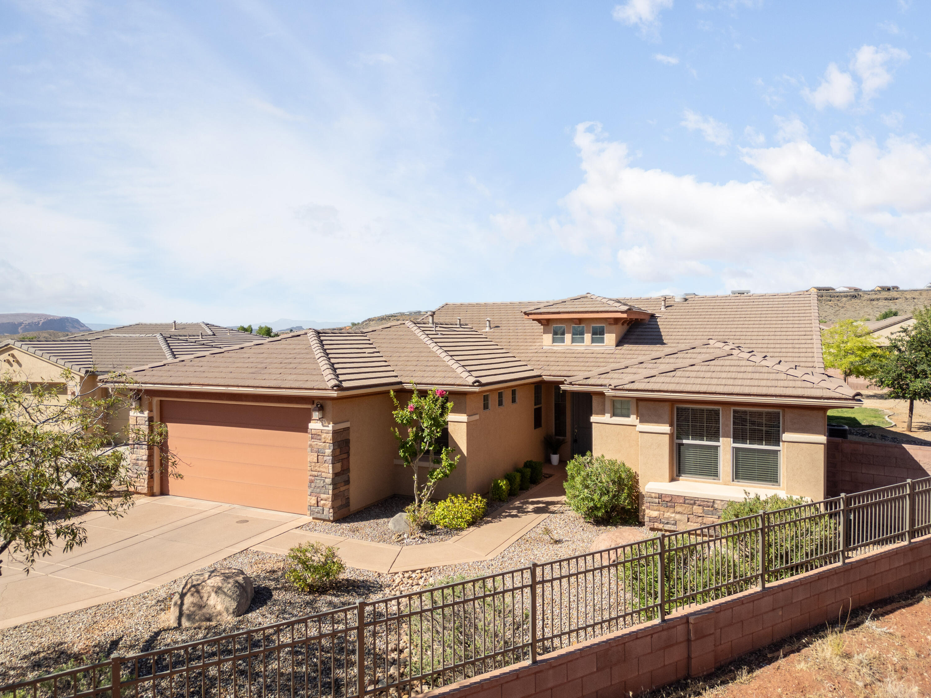 2906 E Autumn Rose DR, Washington, UT 84780 — photo 1