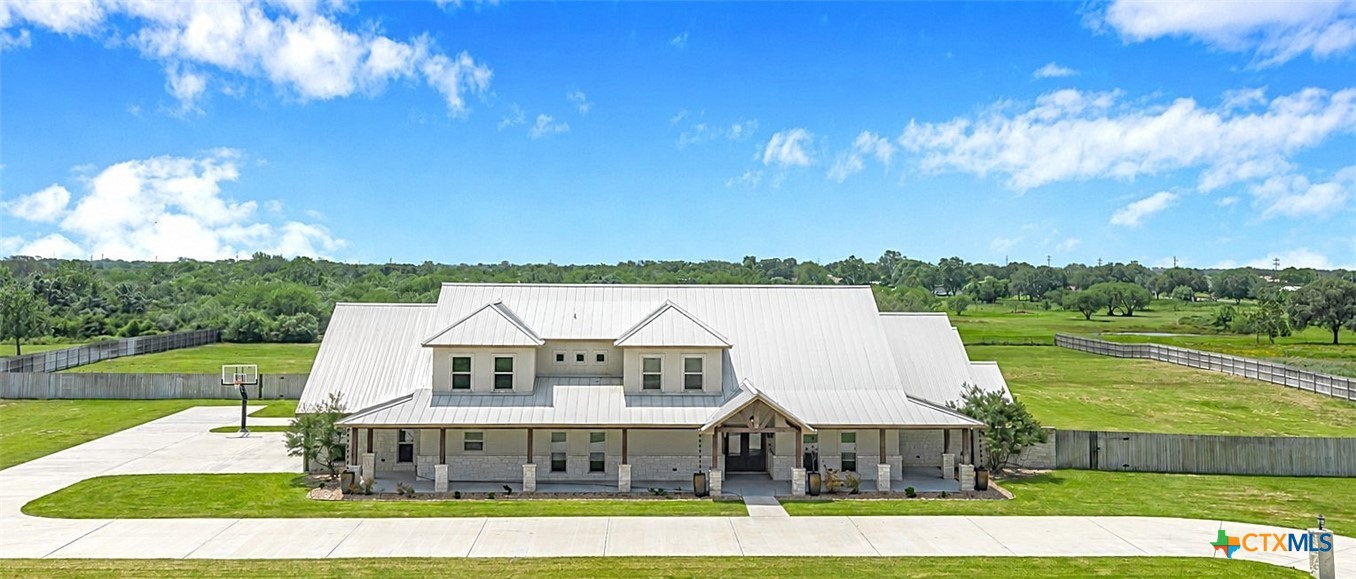 158 Sendera Loop, Victoria, TX 77904 — photo 1