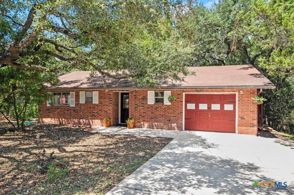 3067 Lakeview Drive, Canyon Lake, TX 78133 — photo 1