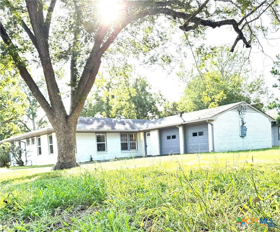 302 Smith Street, Gonzales, TX 78629 — photo 1