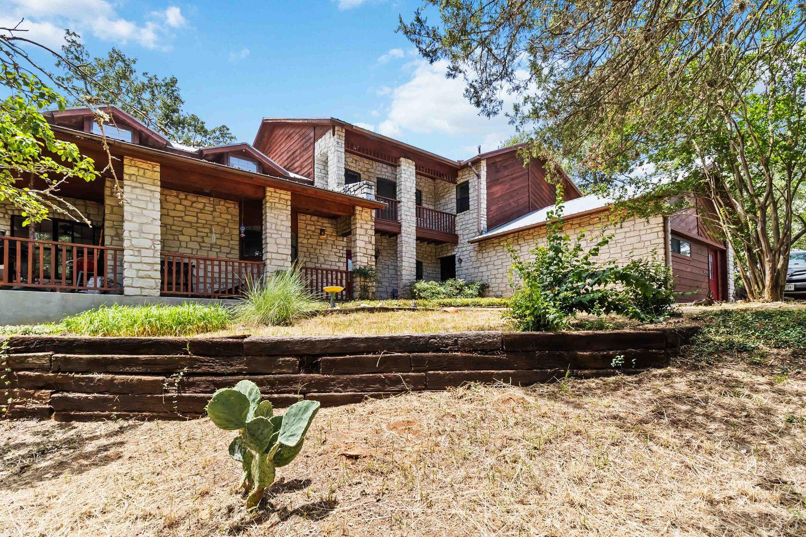 214 Laura, Bastrop, TX 78602 — photo 1