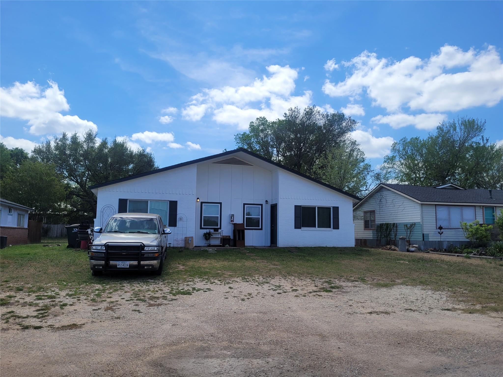 205 2nd, Smithville, TX 78957 — photo 1