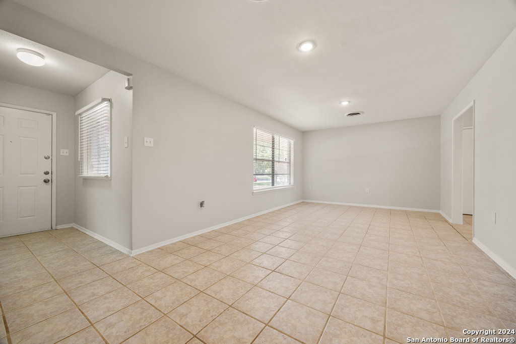 221 Windcrest, , 78239 — photo 1