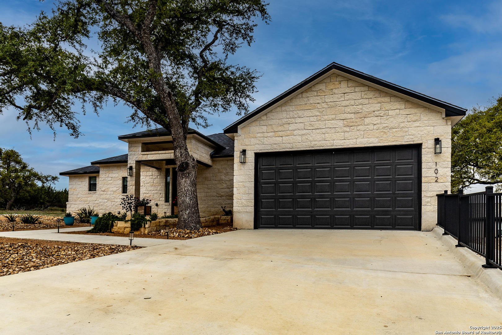 102 Eli Seal, ,  78606 — photo 1