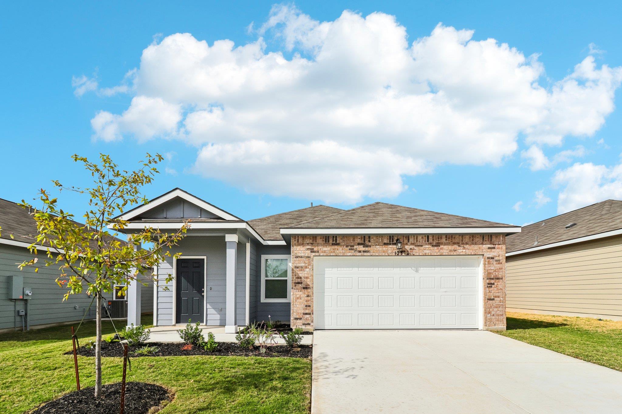 107 Sunview, Hutto, TX 78634 — photo 1