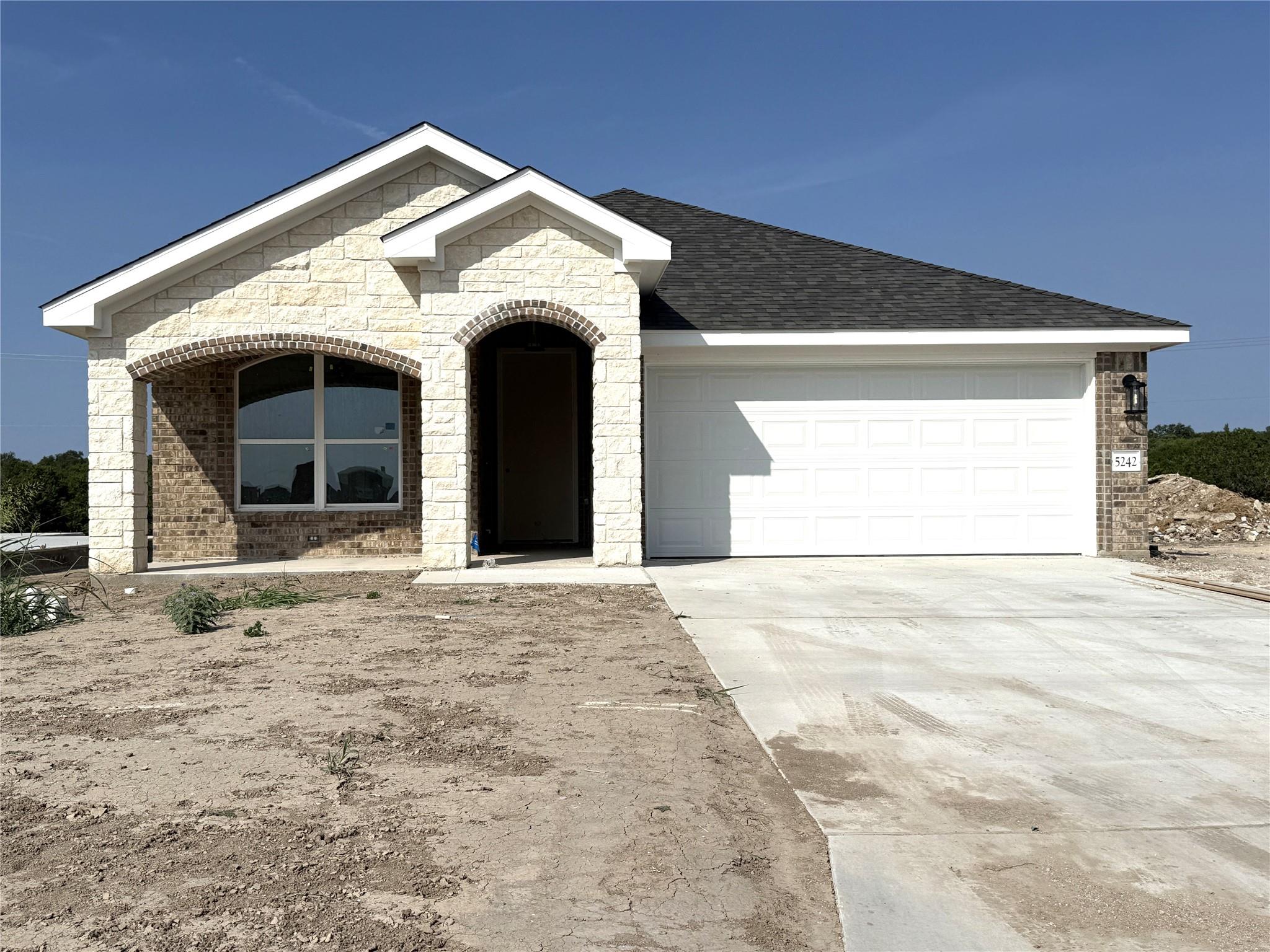 5242  Lassen Ln, Belton, TX 76513 — photo 1