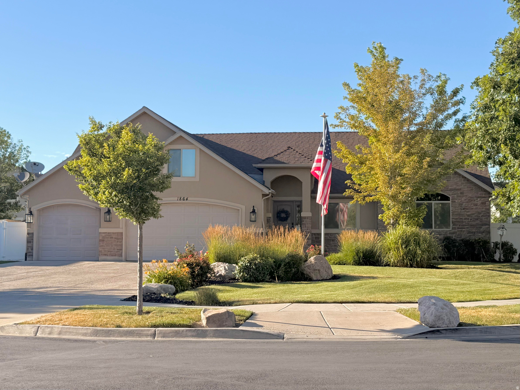 1864 W 2185 S, Woods Cross, UT 84087 — photo 1