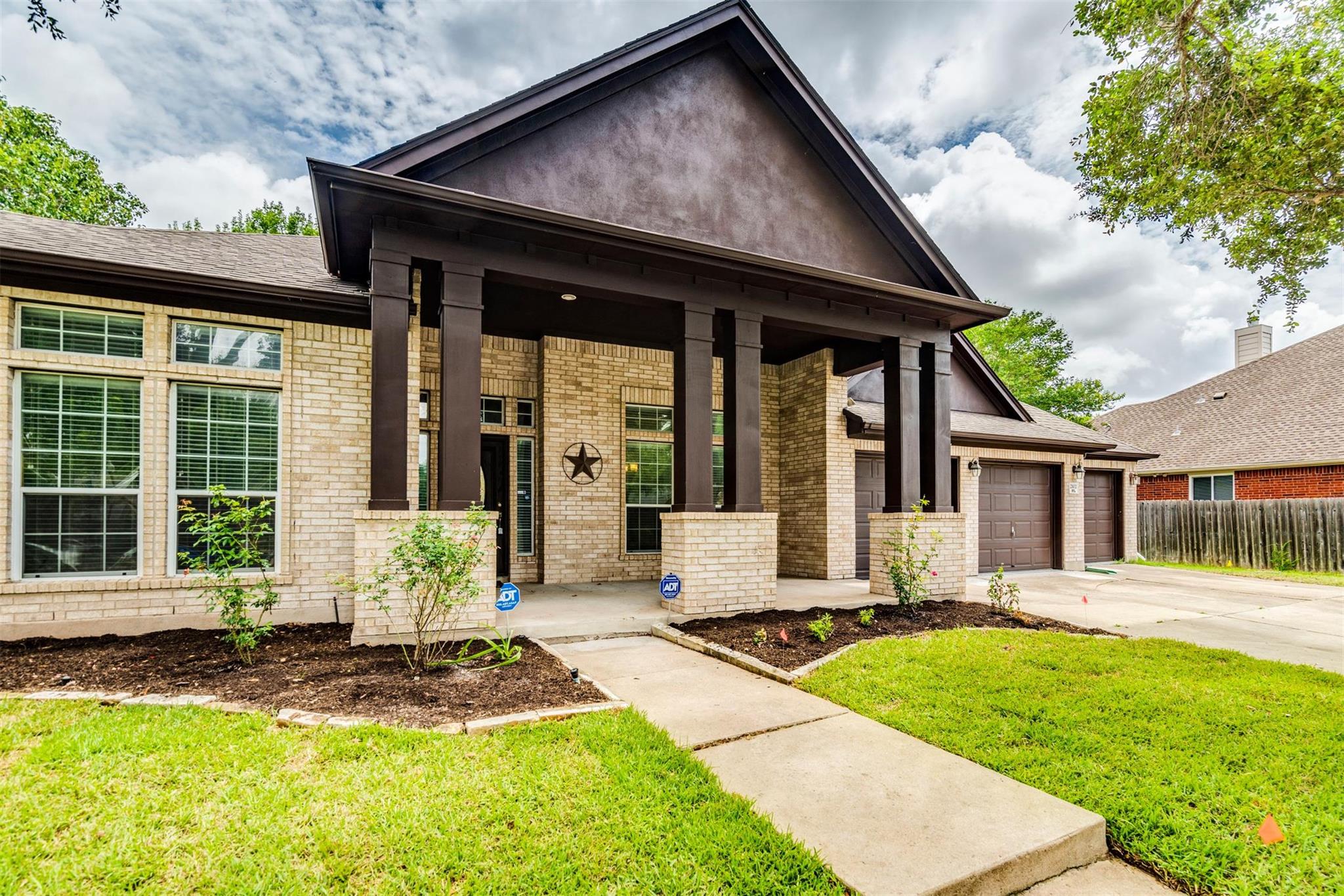 2102 Chincho, Pflugerville, TX 78660 — photo 1