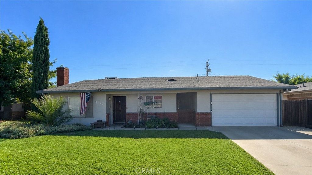2244 Fairmont, Hanford, CA 93230 — photo 1