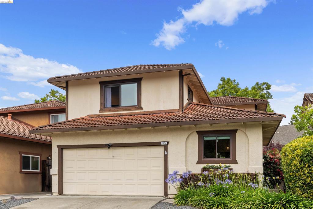 925 Hacienda Cir