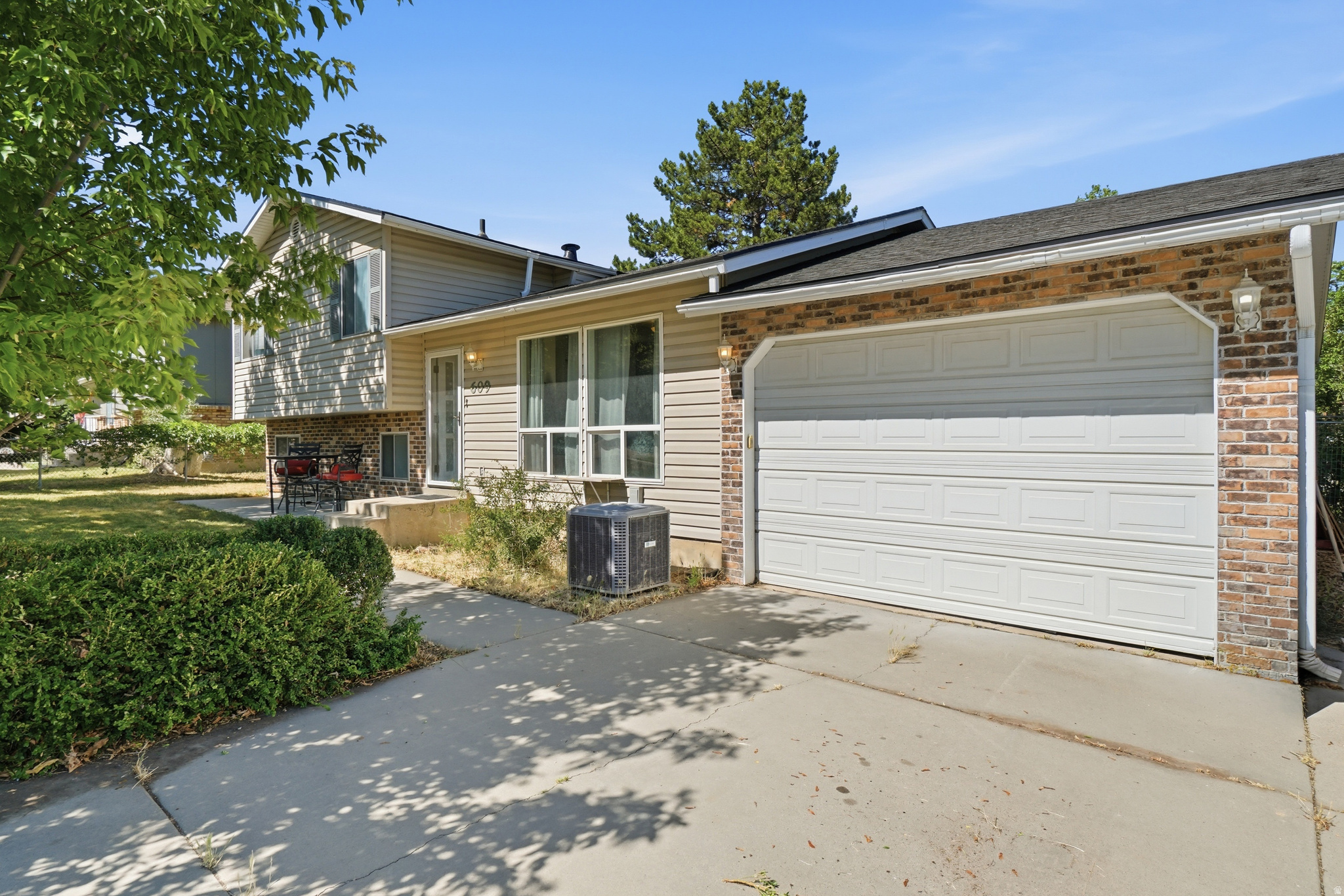 609 SEAGULL DR, Tooele, UT 84074 — photo 1