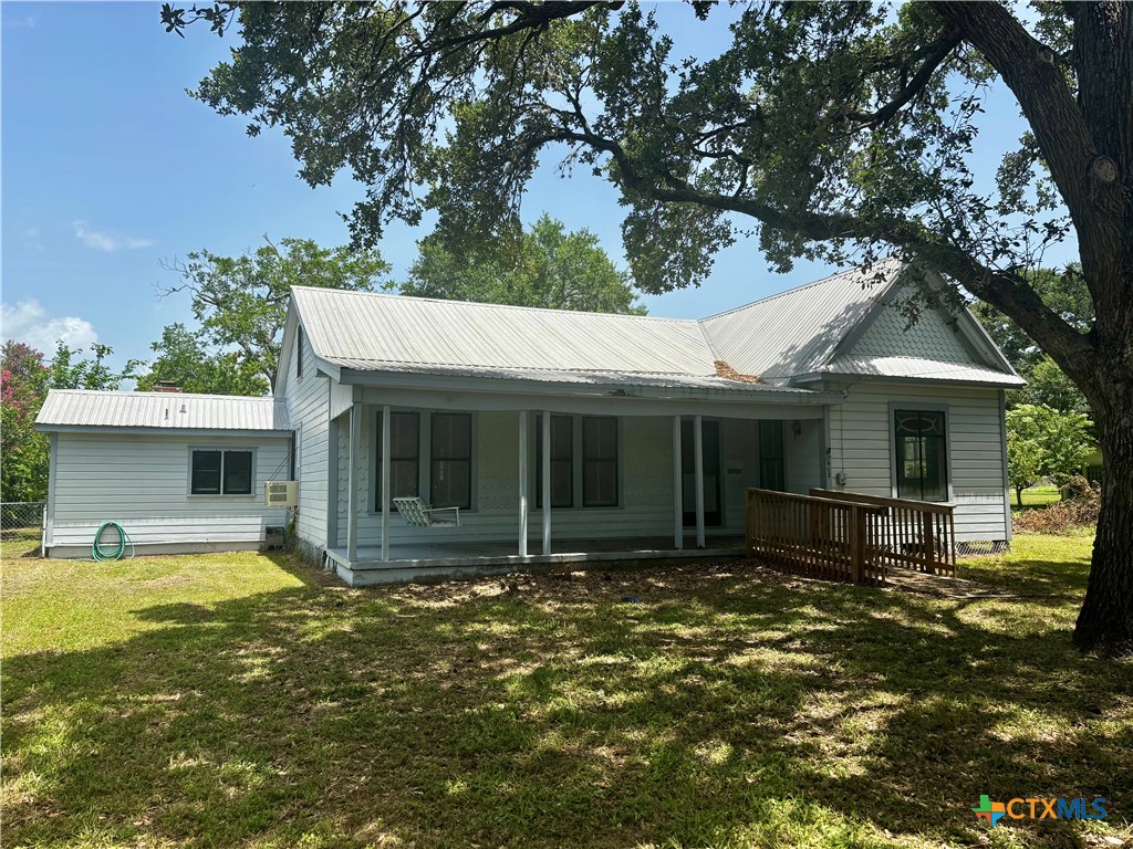 402 Young Street, Edna, TX 77957 — photo 1