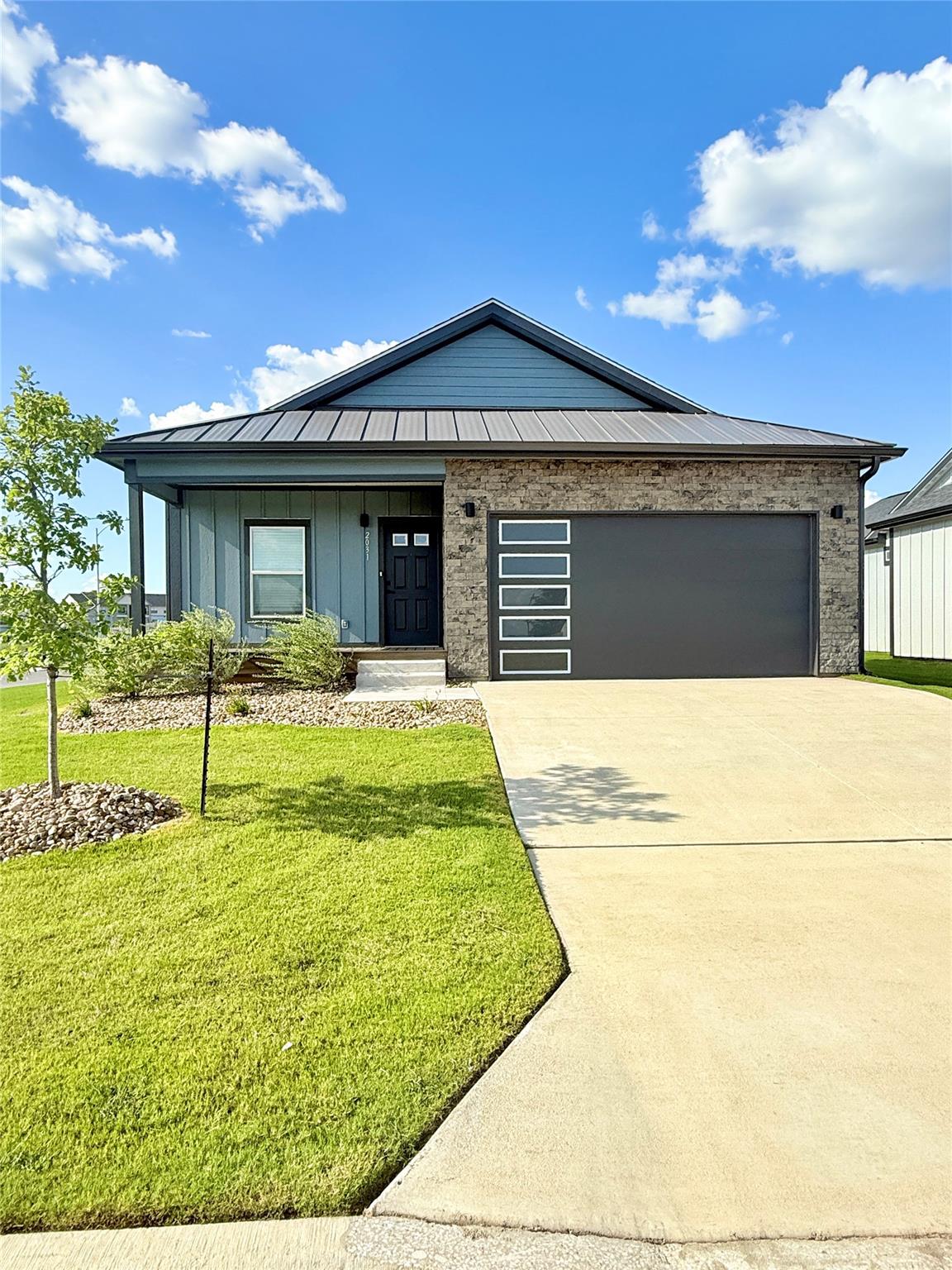 2031 Applewood, Lockhart, TX 78644 — photo 1