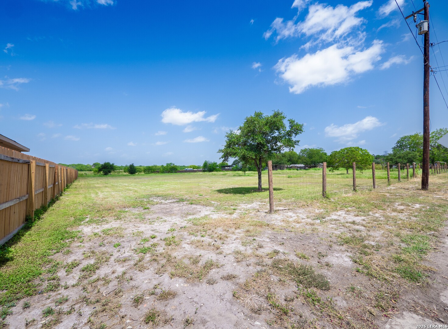 1523 Logwood Ave, San Antonio, TX 78221 — photo 1
