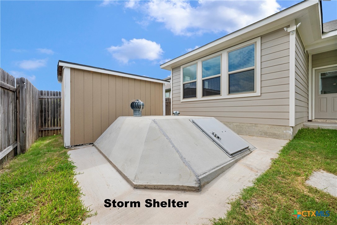 101 S Quiet Man Drive, Jarrell, TX 76537 — photo 1