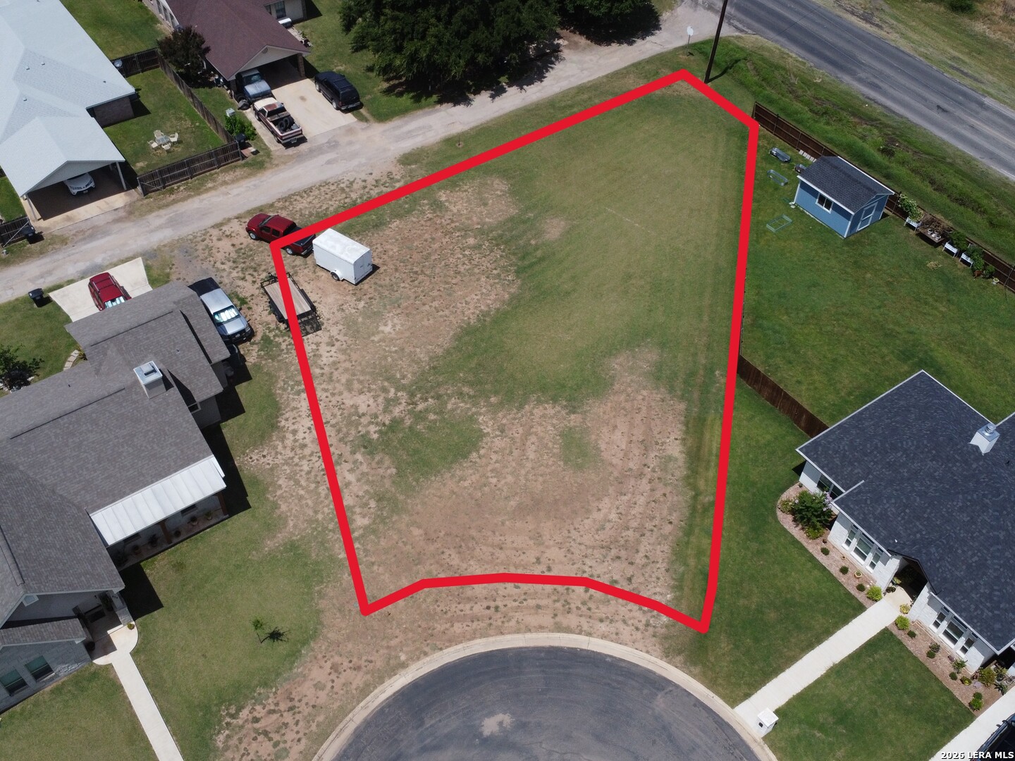 502 34th Street, Hondo, TX 78861 — photo 1
