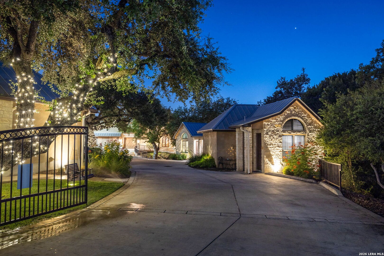 1185 GRUENE RD, New Braunfels, TX 78130 — photo 1