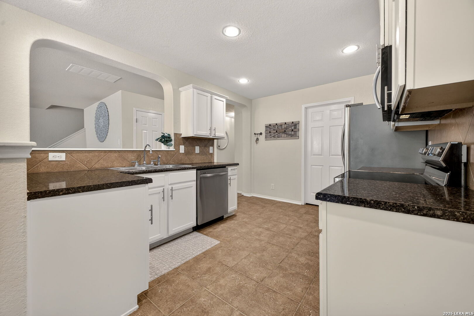 11318 ESTUFA CYN, , 78245 — photo 1
